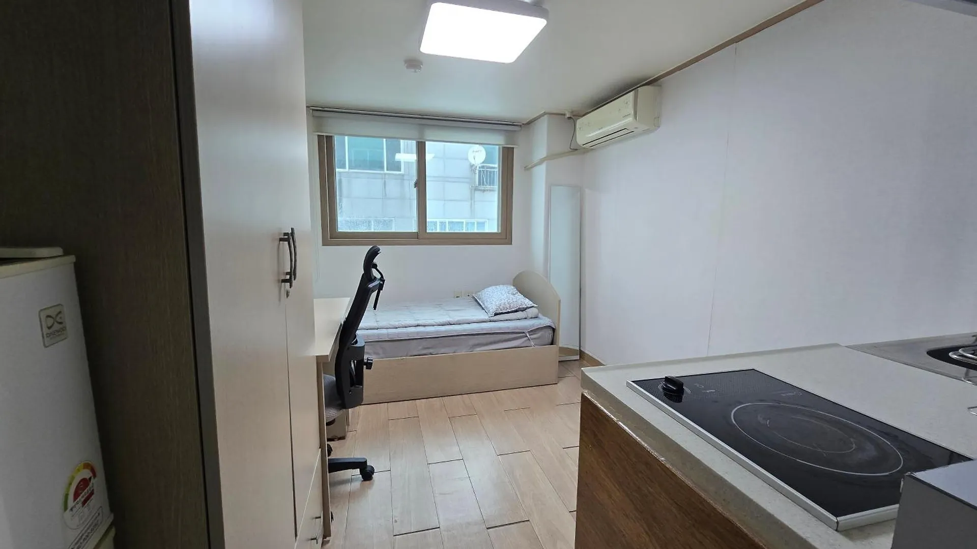 Guest house Hongdae, Sinchon Yeonhui Guesthouse 305 Seoul South Korea